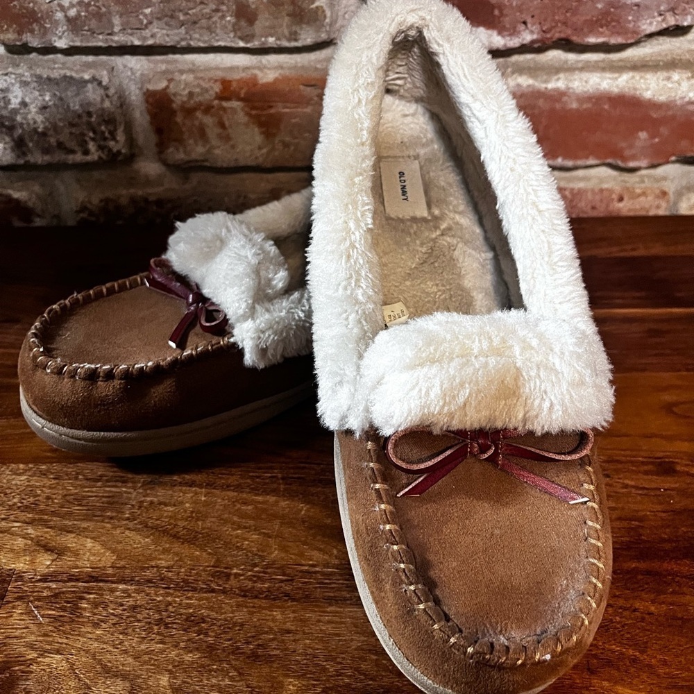 Old Navy Brown Moccasins with Cream Lining size 10